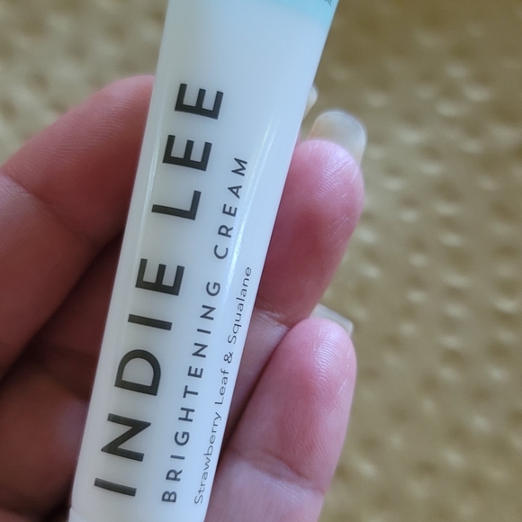 NWT Indie Lee BRIGHTENING CREAM Strawberry Leaf & Squalane 10 mL - Picture 3 of 5